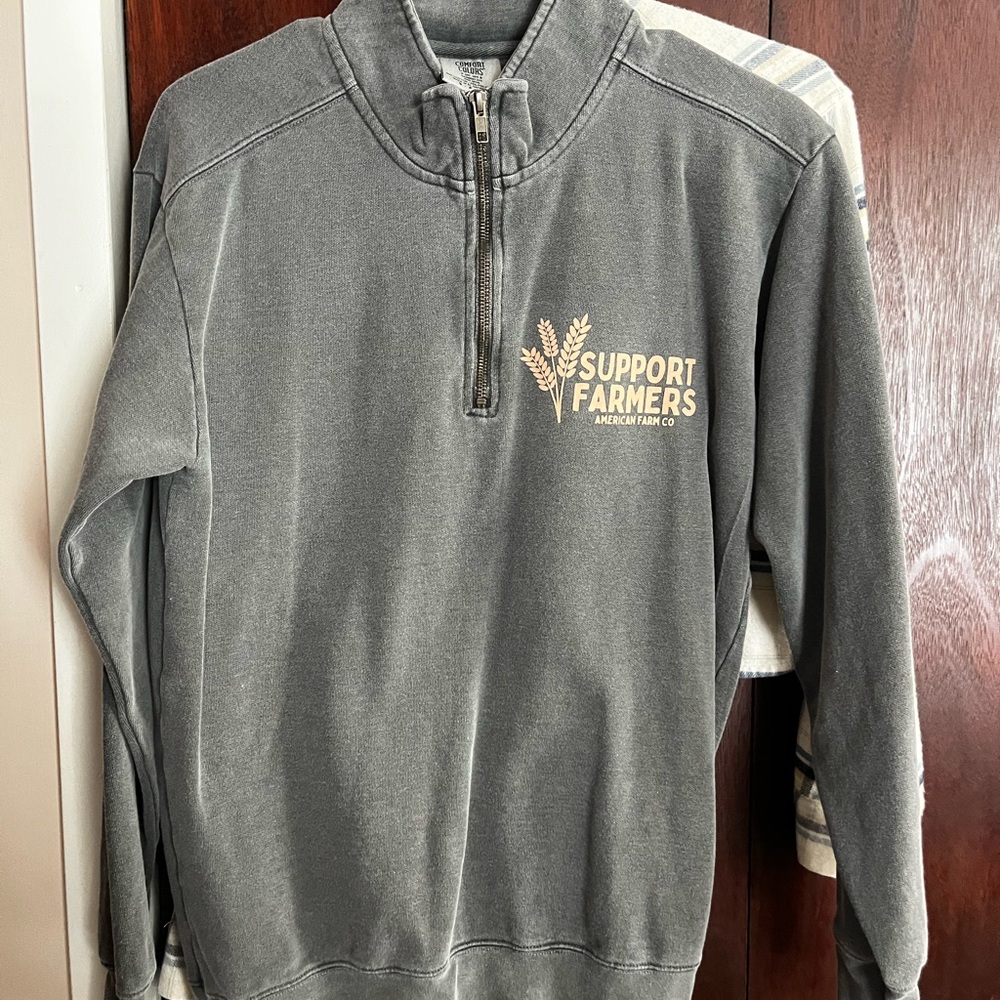 “Support farmers” American farm co. Quarter zip